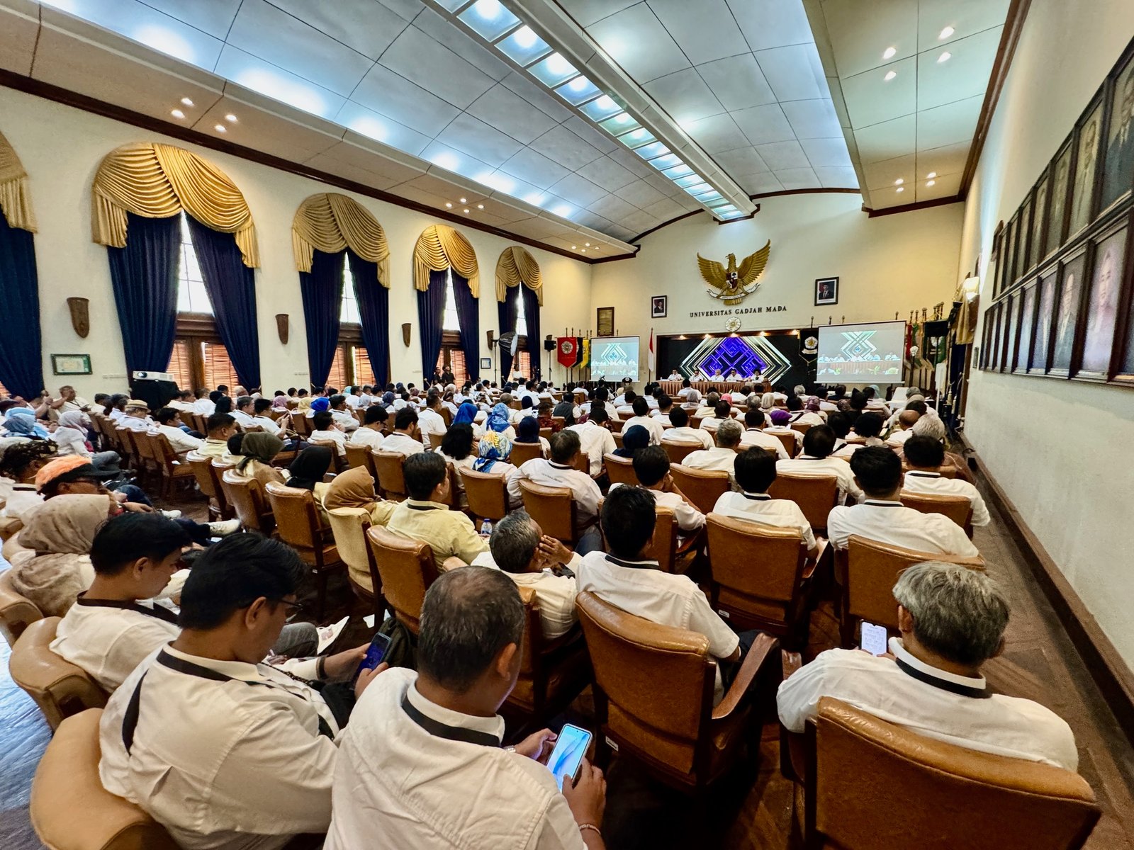 Membangun Komunitas Alumni yang Kuat melalui Jejaring